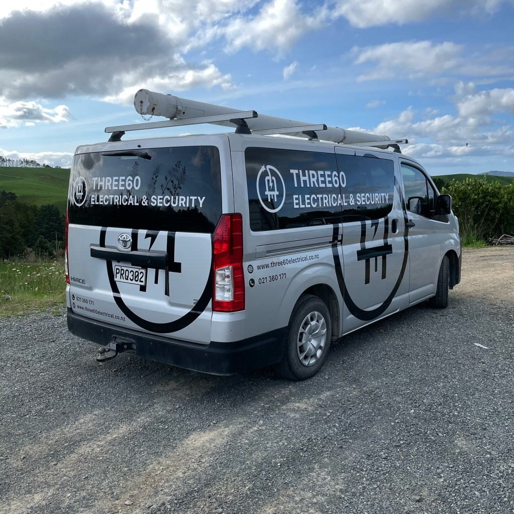 Sign Brothers Hikurangi